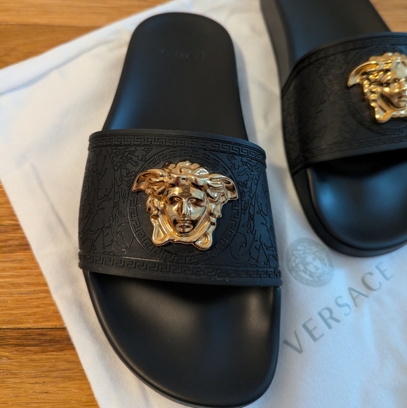 NEW Versace Black Pool Slide Sandals with Gold Medusa Head - Picture 11 of 16